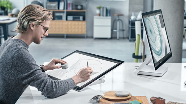 Il video del Microsoft Surface Studio supera le 5 milioni di visualizzazioni in meno di 48 ore